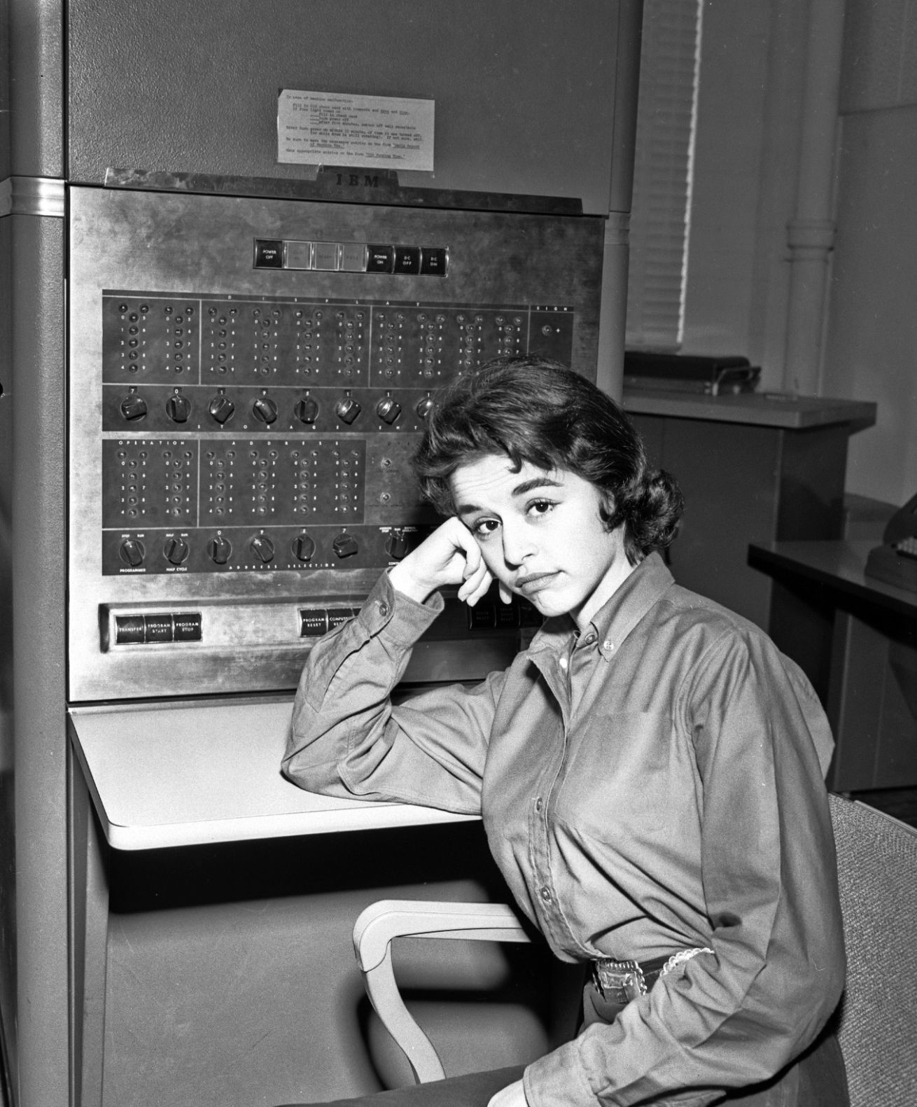 IBM 650 "electronic brain" at UA